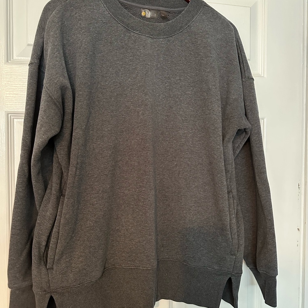 Zella women’s Charcoal Crewneck Sweater